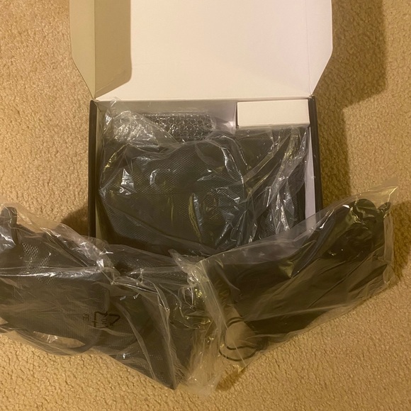 Leg Massager fits all leg sizes ( Adjustable) - Picture 2 of 3